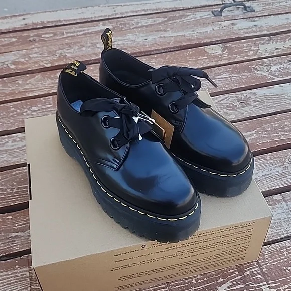 Dr. Martens Holly Leather Platform Shoes Women's size 10 ,Men Size 9 - Picture 2 of 10